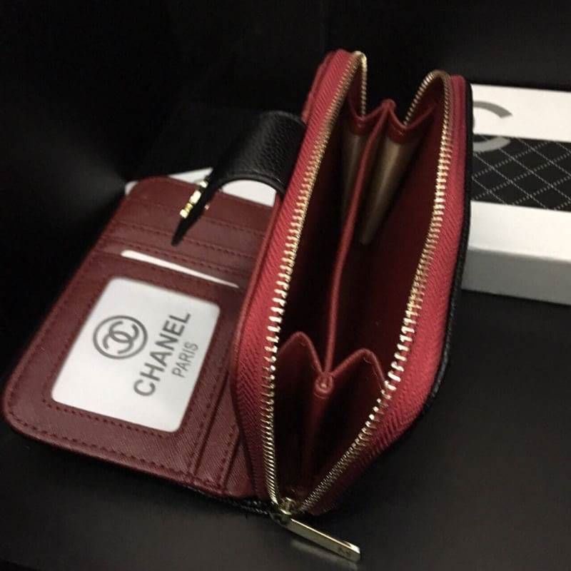 กระเป๋าสตางค์ ซิปรอบ ใบกลาง หนังคาเวียร์อะไหล่ทอง อะไหล่เงิน พร้อมส่ง งานเกรดพรีเมี่ยมปั้มทุกจุด ติดโลโก้ปั้ม ด้านในหลายช่อง ใส่นามบัตร ใส่รูปใส่เเบงค์ งานสวย เนี๊ยบสุด พร้อมกล่องเเบรนด์สีดำเรียบหรู