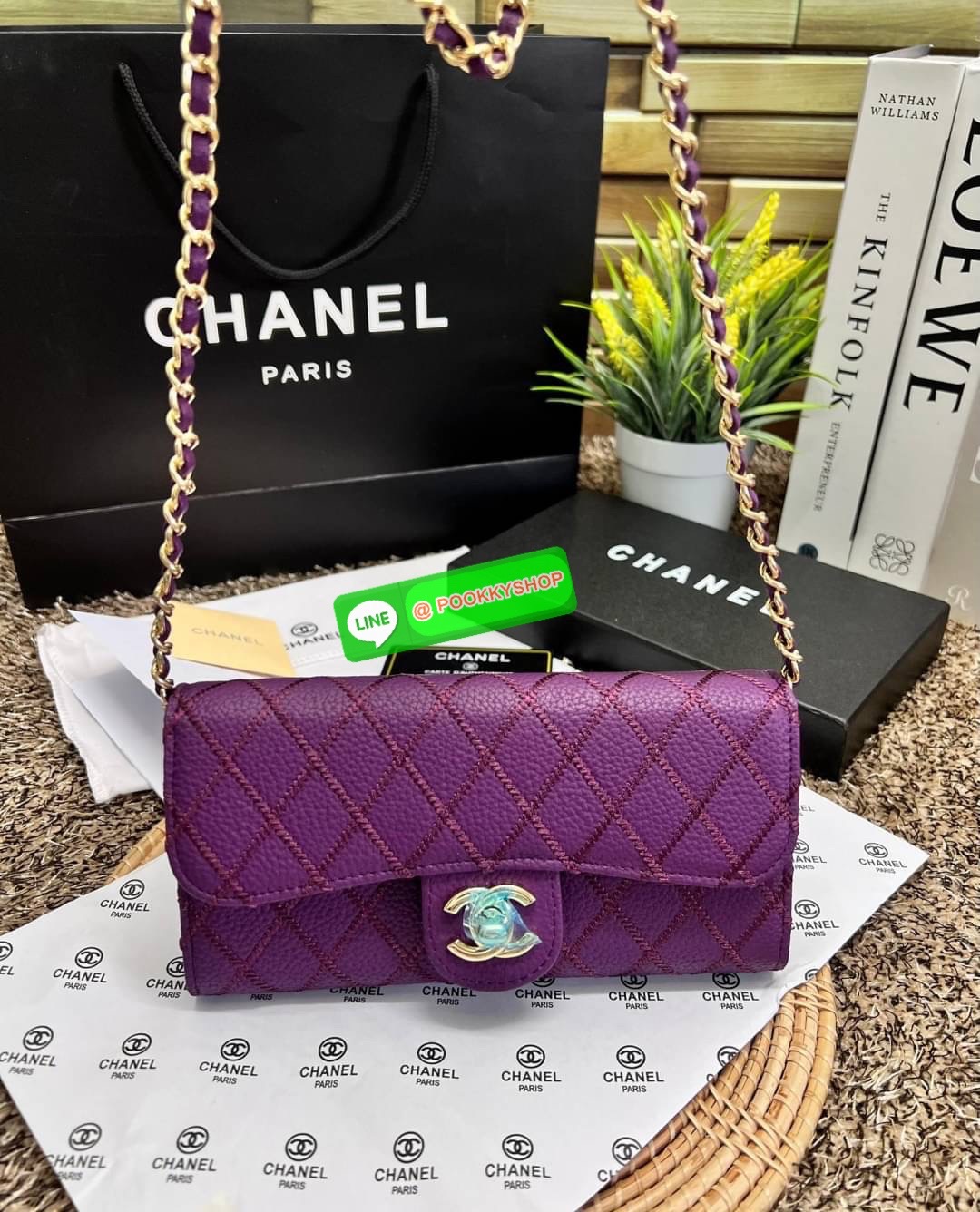 New in! สวยกริปมากๆค่ะ สาวๆที่มีบัตรเยอะๆหรือชอบพกเงินสดเยอะๆ แนะนำรุ่นนี้เลยค่ะ ไม่ผิดหวังแน่นอน CHANEL CHAIN WALLET//CLUTCH BAG ((vip gift ตปท)) พร้อมส่ง บอกเลยน้องสวย ไร้ที่ติเลยค่า! กับกระเป๋าสะพายแบบครอสบอดี้ร์หรือถือแบบคลัทเป็นกระเป๋าเงินเก๋ๆได้เลยค