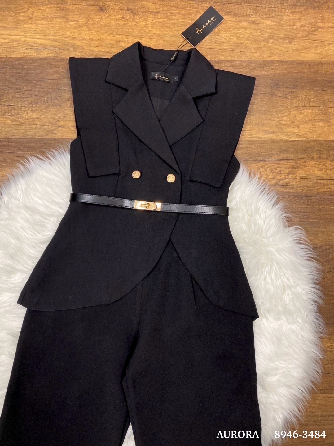 ชุดเซทแฟชั่น เซตสีดำ เสื้อดีไซน์เก๋ กระดุมหน้าสีทอง สวยหรูโดดเด่น ซับในอย่างดีทั้งตัว