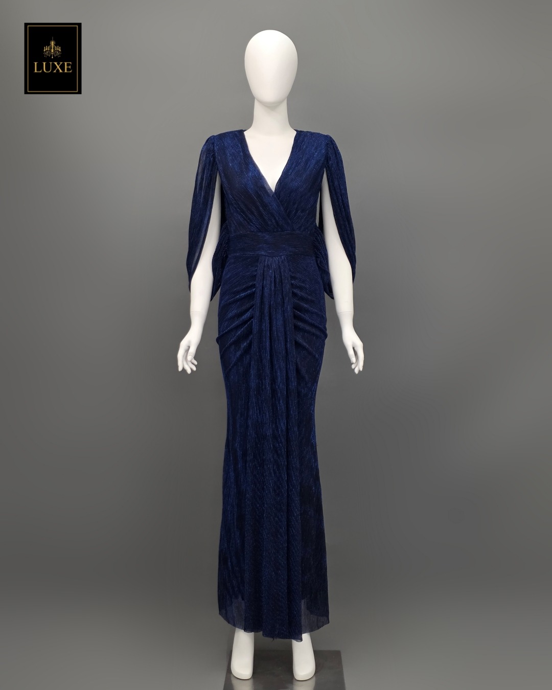 เดรสแฟชั่น แม็กซี่เดรสเสื้อคอวีคลุมแขน กระโปรงเข้ารูปตรงสะโพก