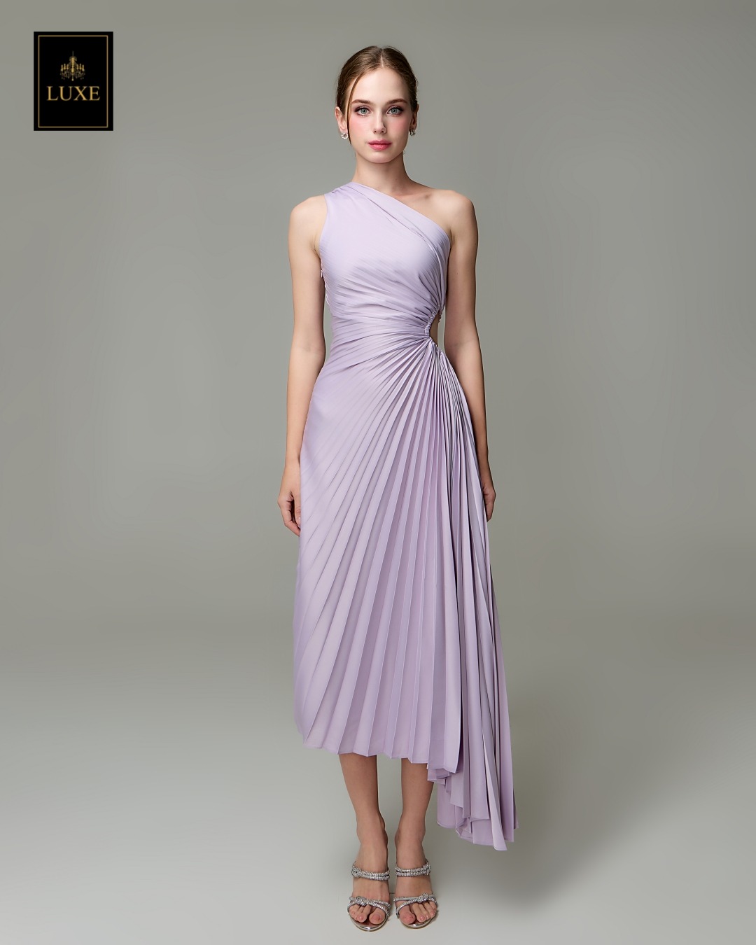 เดรสแฟชั่น เดรสเสื้อไหล่เดียว กระโปรงยาวชายเฉลียง อัดพลีททั้งตัว