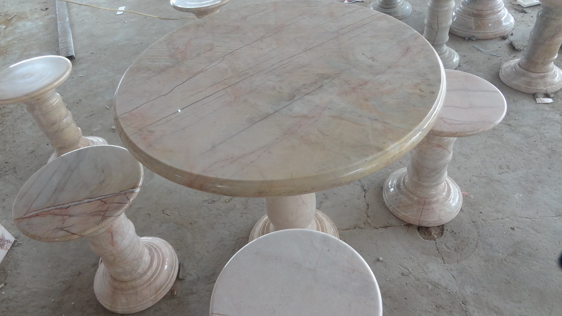 โต๊ะหินอ่อนขนาด 80 เซนติเมตร เก้าอี้ 4ตัว โต๊ะสูง 80 เซนติเมตร