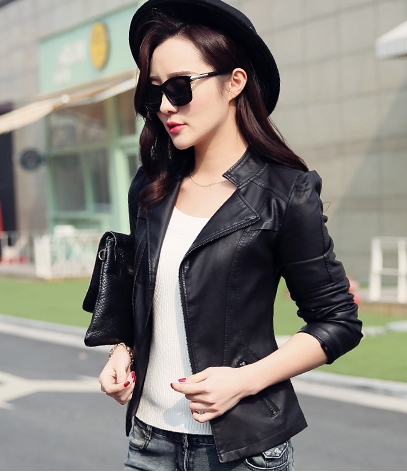 เสื้อผ้าแฟชั่นนำเข้า : เสื้อแจ็คเก็ต เสื้อหนังแฟชั่น พร้อมส่ง สีดำ คอจีน ดีเทลด้วยปกโฉบเฉี่ยว แต่งกระเป๋าหลอกด้วยซิบรูด สุดเท่ห์ รายละเอียดเพิ่มเติม : หนังเนื้อนิ่มหน้าใส่ แต่งผ้าซับใน