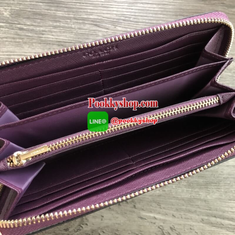 COACH Women Accordion Zip Wallet in Embossed Textured Leather กระเป๋าสตางค์ใบยาว เปิด-ปิดกระเป๋าด้วยซิปรอบ ด้านในมีช่องใส่บัตร ช่องใส่ธนบัตร และช่องซิปใส่เหรียญค่ะ ด้านหลังมีช่องใส่บัตร 1 ช่อง