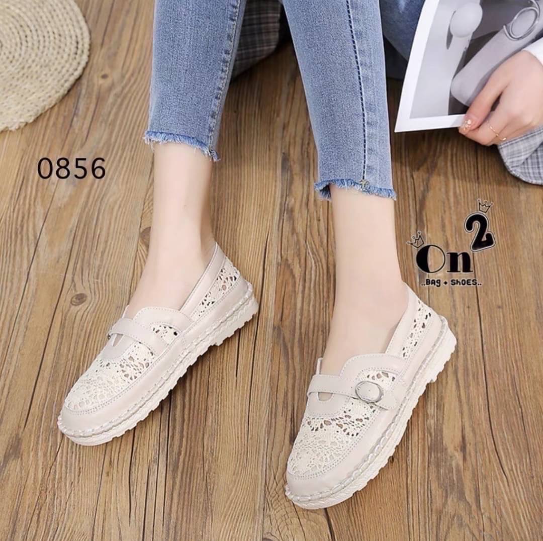 รองเท้าคัชชูลูกไม้แต่งสไตล์วินเทจ งานมาใหม่น่ารักเวอร์... คู่นี้ใส่แมทกับชุดได้ง่ายทั้งกางเกงและกระโปรงได้หมดทรงสวย