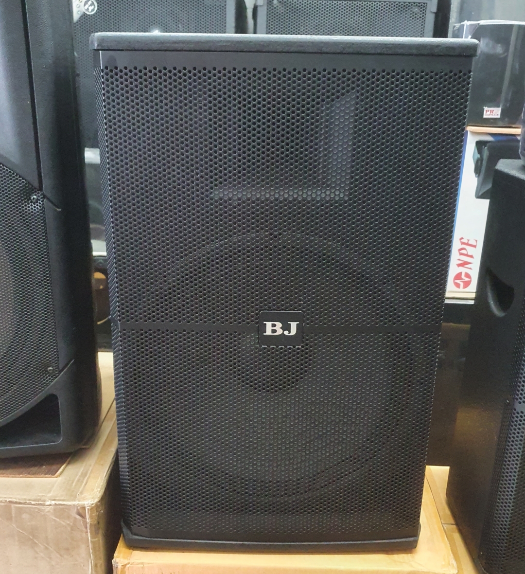 ตู้ลำโพง 15 นิ้ว ยี่ห้อ BJ ตู้ไม้ RCF