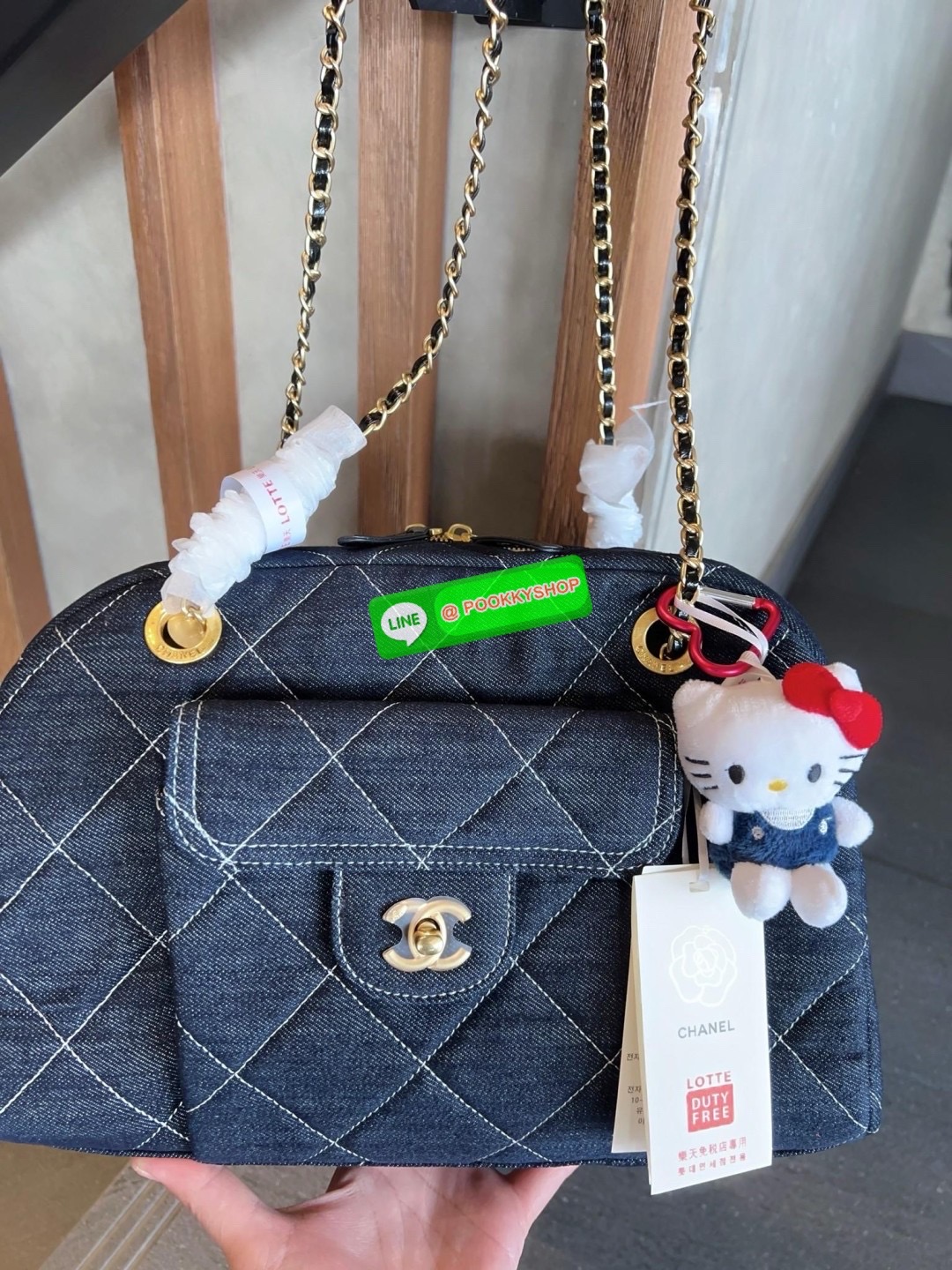 NEW ARRIVAL! LIMITED EDITION จาก Vip gift duty free ตปท. CHANEL DENIM SHOULDER BAG WITH KITTY