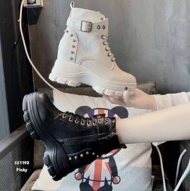 บู้ทผ้าใบเสริมส้น ss1193 งานนำเข้าสุดเท่ห์ ชิคมาก สาวๆใส่แล้วดูเก๋ เท่ห์ ดูดีสุดๆ หนัง pu พื้นนิ่ม อะไหล่ไฮเอนตั้งแต่เชือกผูก หมุดทองไม่มีหลุด งานดี ประณีตทุกจุด