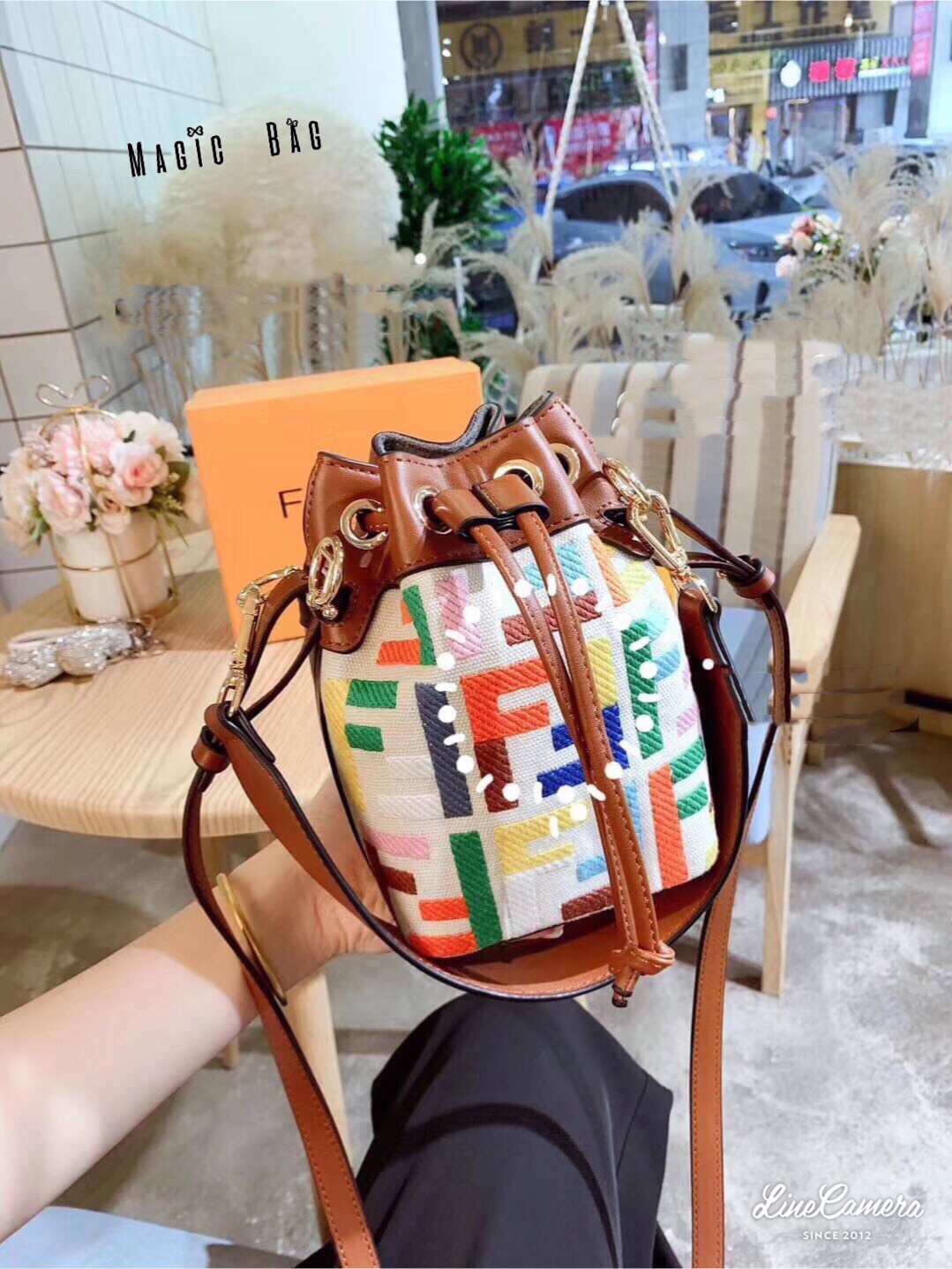 New FINDI กระเป๋า FINDI กระเป๋าสะพายข้างล่าสุดใหม่ล่าสุด งานชนช๊อป ปั้มทุกจุด งานสวยมากคะ งานเป๊ะคะรับประกันคุณภาพ