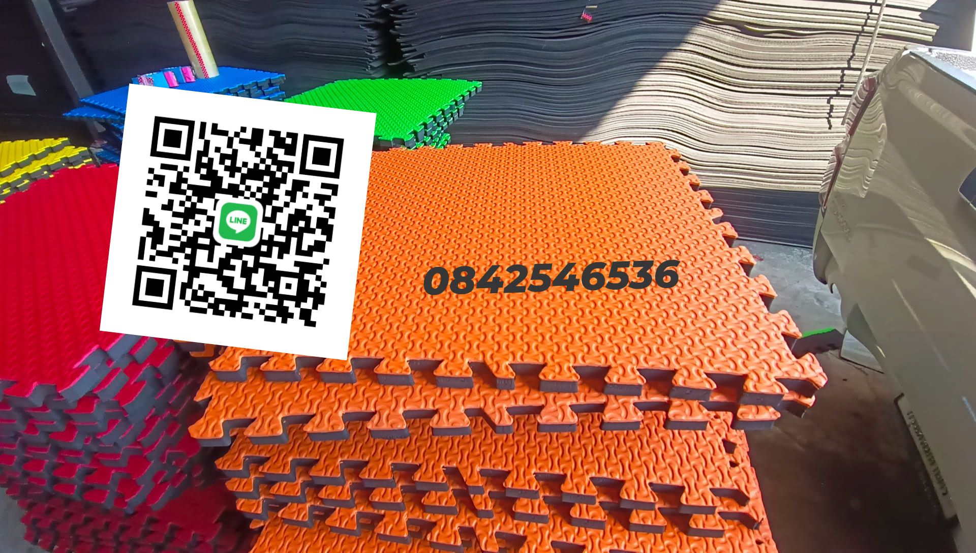 แผ่นยางปูพื้นจิ๊กซอ ขนาด 60 X 60 cm. ความหนา 10 มม.