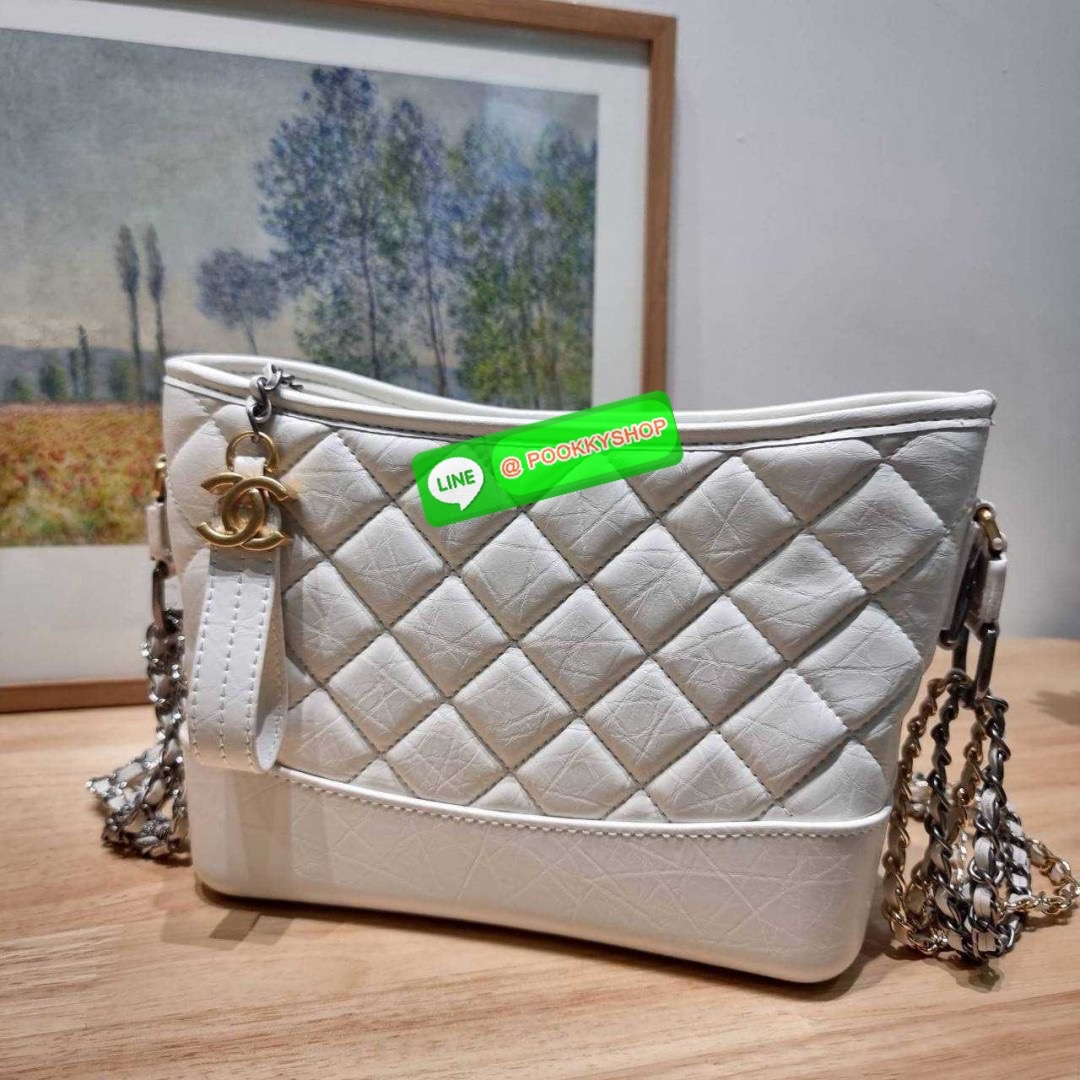 🔆 Model Chanel medium gabrielle bag 🔆 Details สวยคลาสสิค No.1 ต้องยกให้ไอเท็มนี้เท่านั้น กับกระเป๋าสะพายซิกเนเจอร์ ดีไซน์ไม่เหมือนใคร เป็นเอกลักษณ์ ใช้งานได้หลากหลาย สะพายได้ไม่ซ้ำ สายสะพายปรับได้ สะพายได้หลายแบบ