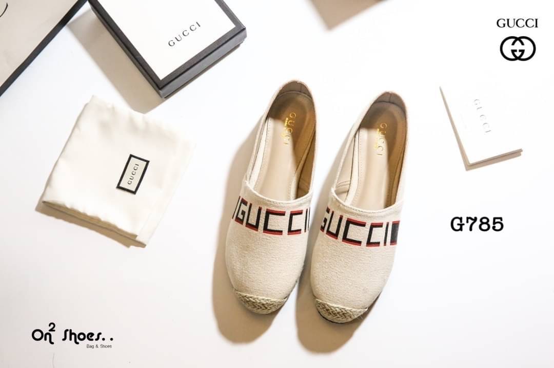 รองเท้าผ้าใบทรงปอ แคนวาสสุดคูล Granville flat ชนช้อป สวยมาก เป็นคอเลคชั่นใหม่ ล่าสุด ปี2020 หน้าสกรีนกุชชี่ พื้นปั้มแบรนด์ ทรง espadrilles ใส่ได้ทุกโอกาส งานมาไม่เยอะรีบจัดไว้ค่ะ