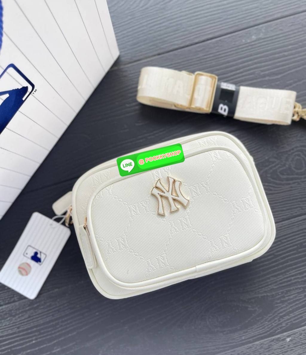 MLB แท้ Outlet กระเป๋าทรงกล่อง มีซิป 2 ช่อง ใส่ของได้เยอะ สายสปอร์ตสุดเก๋ มาพร้อมที่ห้อยบัตร