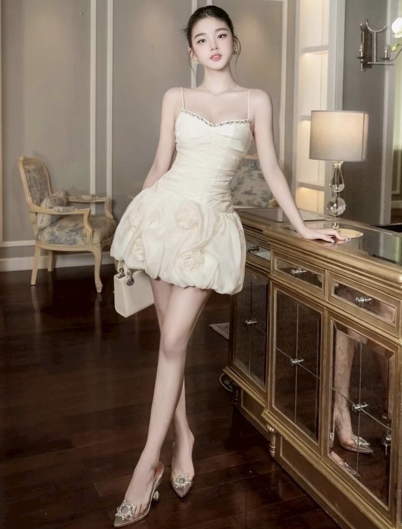 เดรสแฟชั่น ชุดเดรส สไตล์สาวเวียด สีชุดคือสวยลูกคุณหนูมากๆค่ะ