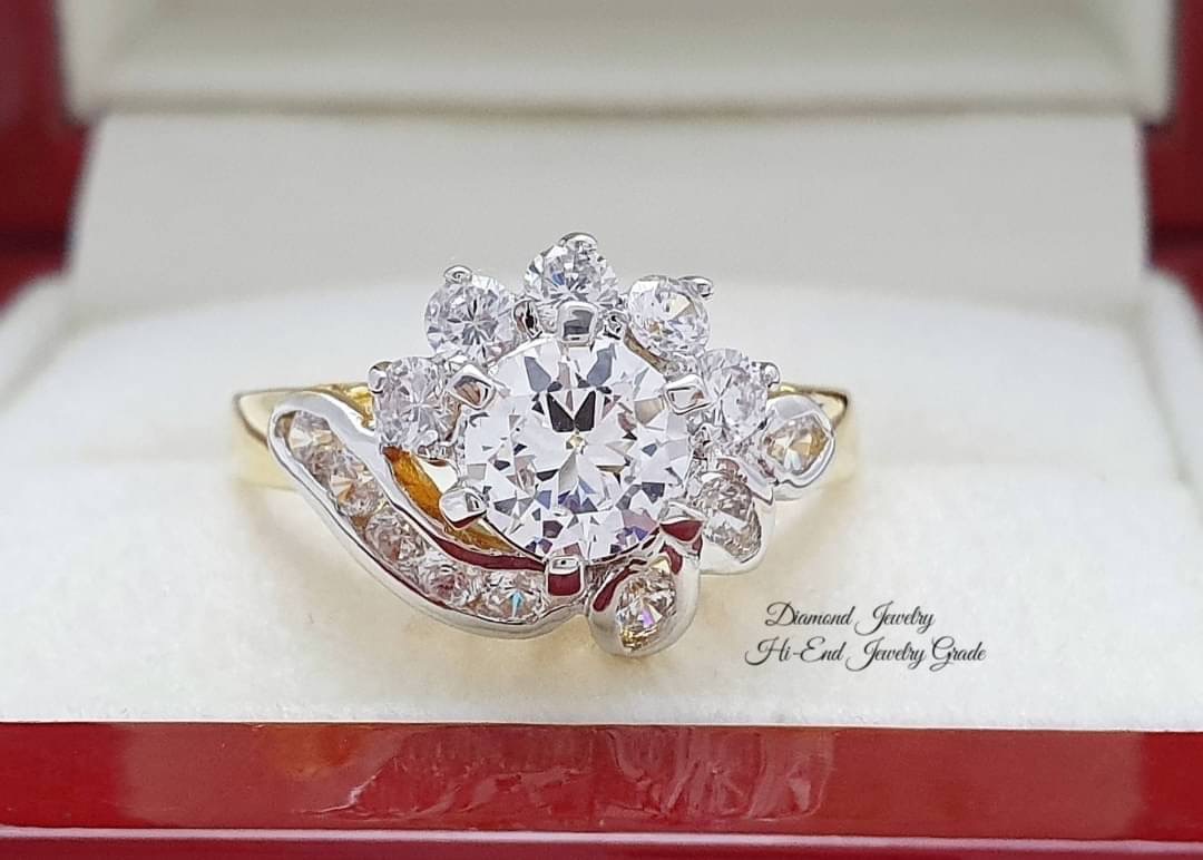 New Arrival !!!!!!! Diamond Ring แหวนเพชร CZ แท้ ดีไซน์สวยหรู ขนาดกำลังสวย เพชรขาวใสมากๆๆๆ เล่นไฟดีเว่อร์ๆ ตัวเรือนชุบทองคำแท้ 5 ไมครอน สีทอง 24K เหมือนทองแท้ ไม่หลอกตาค่ะ ใส่ออกมาเหมือนของแท้มากที่สุดแล้วค่ะ ซื้อไปไม่ผิดหวังแน่นอน