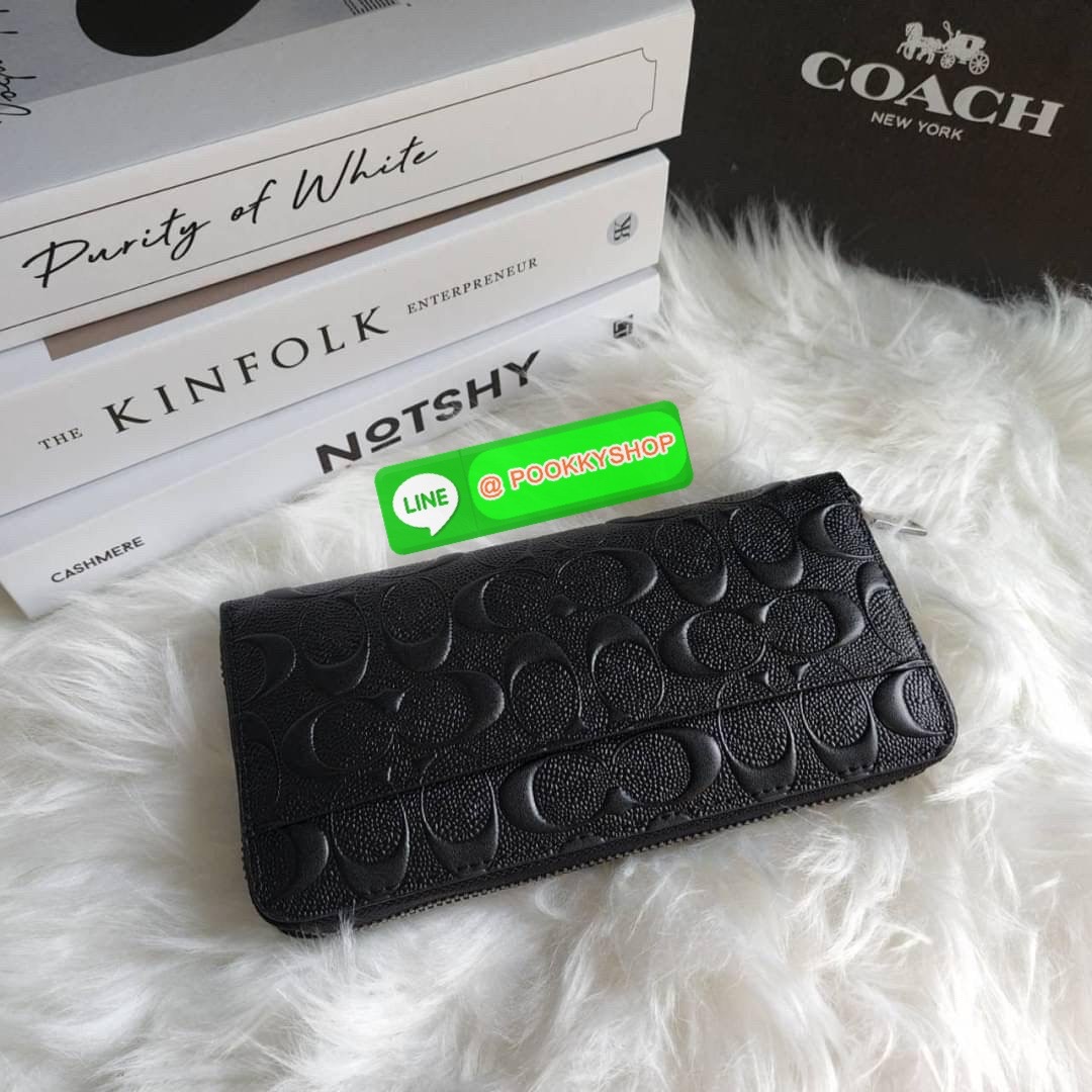 COACH ACCORDION WALLET IN SIGNATURE LEATHER (COACH F58113 ) กระเป๋าสตางค์ลาย C นูน แบบซิปรอบ เหมาะสำหรับคนที่ชอบกระเป๋าสตางค์แบบใบยาว วัสดุหนังแท้ เปิดปิดด้วยซิปรอบ ใส่บัตรเครดิตได้ 12 ใบมีช่องซิปตรงกลางใส่เหรียญ สามารถใส่โทรศัพท์มือถือได้