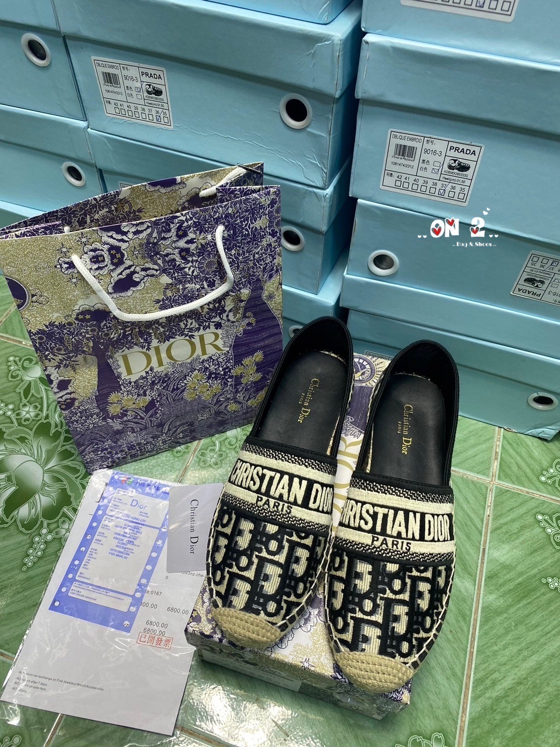 DIOR ESPADRILLES รองเท้าดิออร์ทรง DIOR ESPADRILLES พร้อมส่ง สวยมาก ตัดเย็บขึ้นทรงจากของแท้ พื้นนิ่ม มีกันลื่นค่ะ ใส่สบาย น้ำหนักเบา ไม่บีบเท้า มาพร้อมอุปกรณ์ครบตามรูป