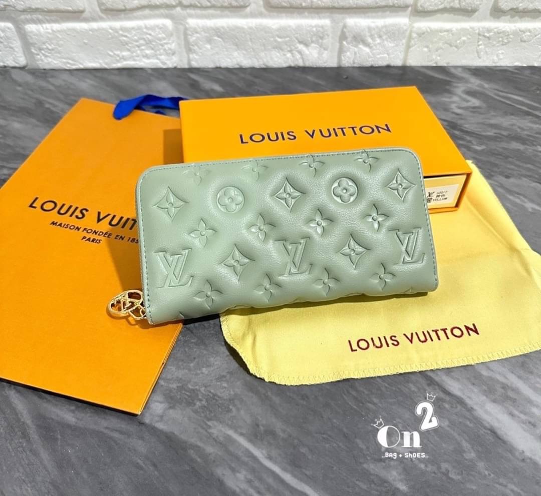 Louis Vuitton LV envelope wallet กระเป๋าสตางค์ใบยาว ใส่การ์ดใส่แบงค์ได้ สวยหรู สีเยอะ เลือกสีสิริมงคลได้ค่ะ เหมาะสำหรับเป็นของฝากของขวัญหรือใช้เองก็เลิศค่ะ