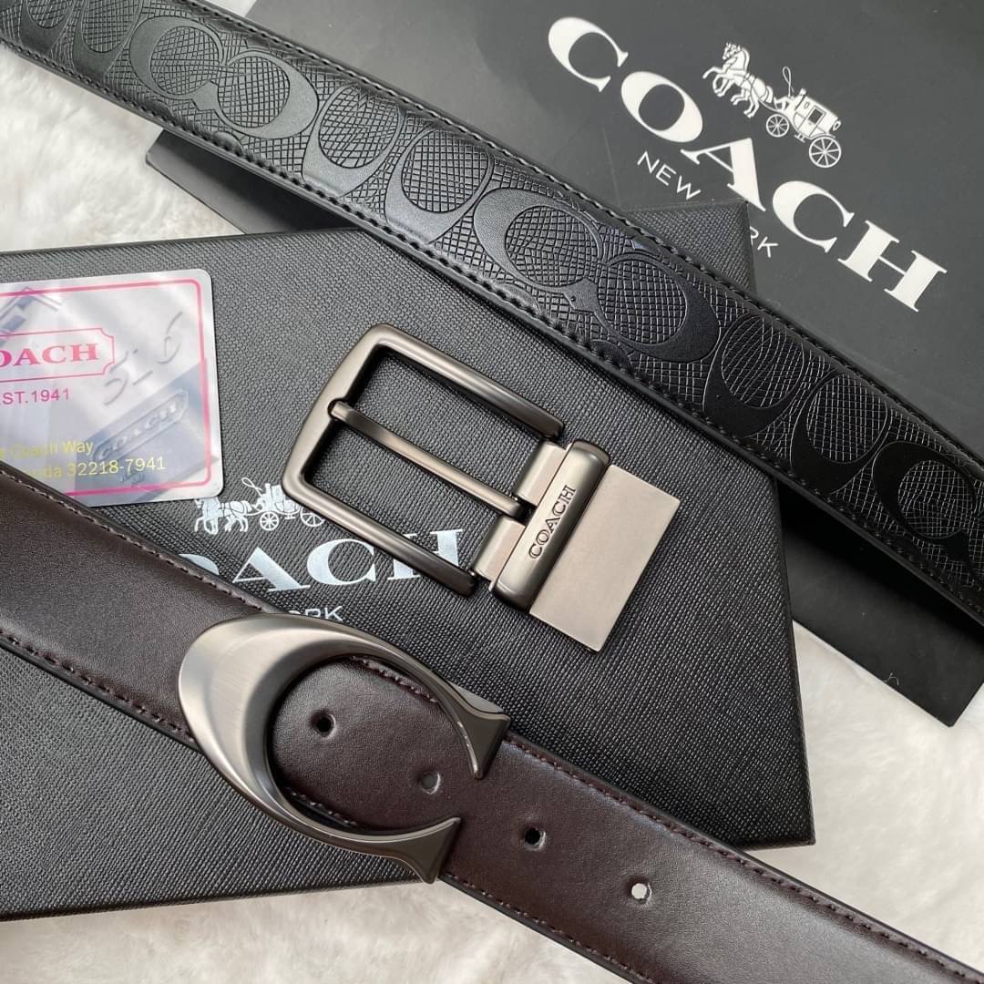 Set เข็มขัด coach 2 หัว ใส่แบบเจาะรูเข็มขัด สายลายC นูนสลับกับด้านเรียบ สลับใช้ได้ 2 ด้าน ทั้งยังสามารถเจาะรูเพิ่มได้ รุ่นนี้มาพร้อมป้ายแท็กแบรนด์ หัวเข็มขัดใส่ได้ง่าย ถอดได้ไม่ยาก ซื้อเป็นของขวัญของฝาก ดูดีมากๆเลยนะคะ