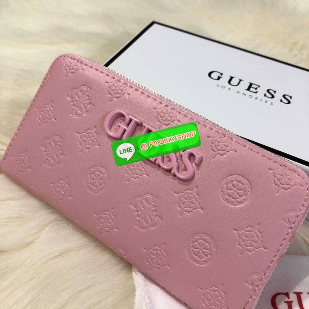 GUESS WOMEN'S LONG WALLET กระเป๋าสตางค์ใบยาว สวยมากค่ะ เปิดปิดด้วยซิป ด้านหน้าประดับโลโก้แบรนด์ ด้านหลังมีช่องซิป หัวซิปแบรนด์ทุกจุด ภายในมีช่องใส่ธนบัตรแบงก์พัน ช่องซิปกลางและช่องใส่บัตรหลายช่องสวยน่าใช้ทุกสีค่ะ มาพร้อมกล่องกระดาษแบรนด์และถุงผ้ามอบเ
