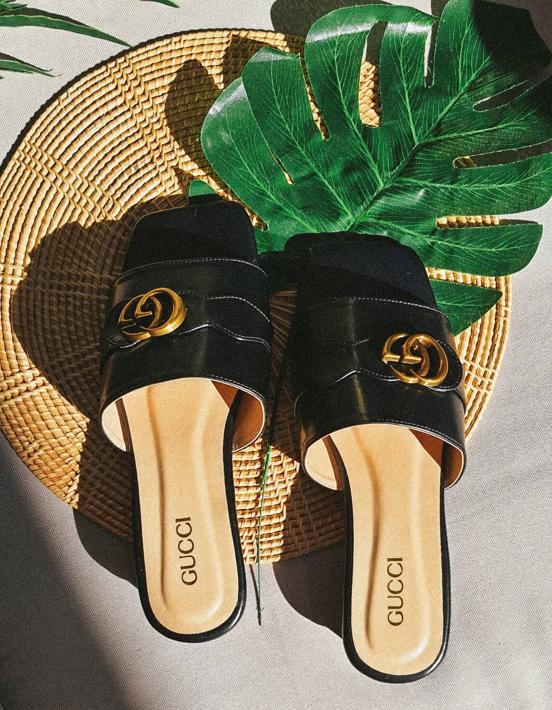 SS-100 พร้อมส่ง แบบมาใหม่ Gu cc i sandel 2020 รองเท้าส้นตันสูง 1 นิ้ว งานทรงสวม หนังPU นิ่ม ทรงเก็บหน้าเท้าได้ดี สวยมากๆ ความสูงกำลังดี ใส่สบาย ดีไซน์สวยหรู มากจ้า