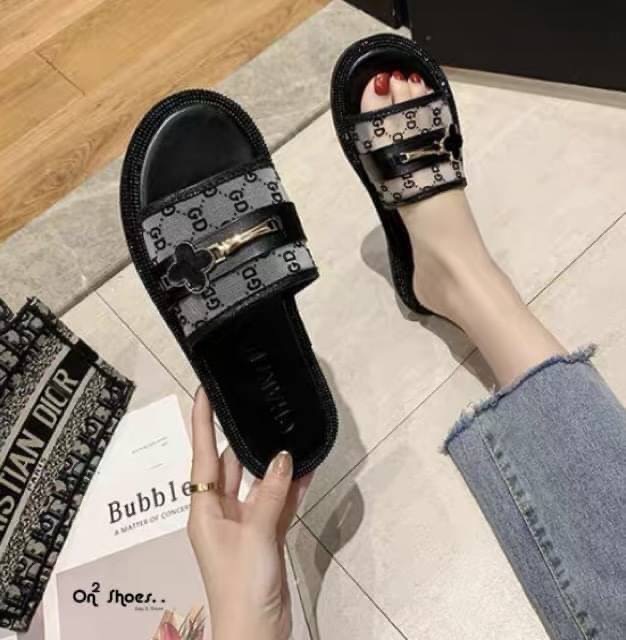 แบบสวยพร้อมส่ง รองเท้าแตะตาข่ายโปร่งใส 3สี มีเส้นคาดหน้า พื้นนิ่มนิยมมาก ใส่สบาย