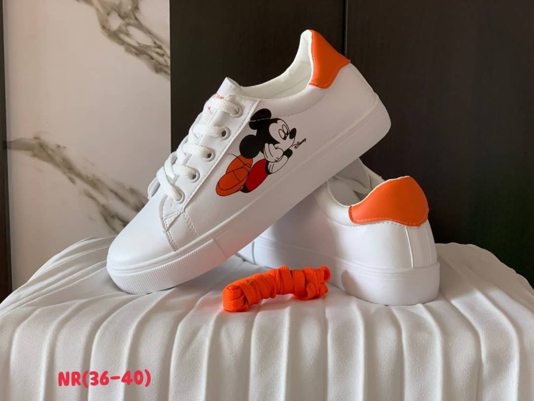 ผ้าใบ Mickey Mouse ฮิตมากกกคะ ที่สุด ที่สุด เรียกว่า ของมันต้องมีค๊าาา งาน ไม่ปั้มแบรนด์ นะคะ วัสดุหนัง PU ด้านข้างสกรีนลายดีสนีย์ มิกกี้เมาส์ สวยเก๋