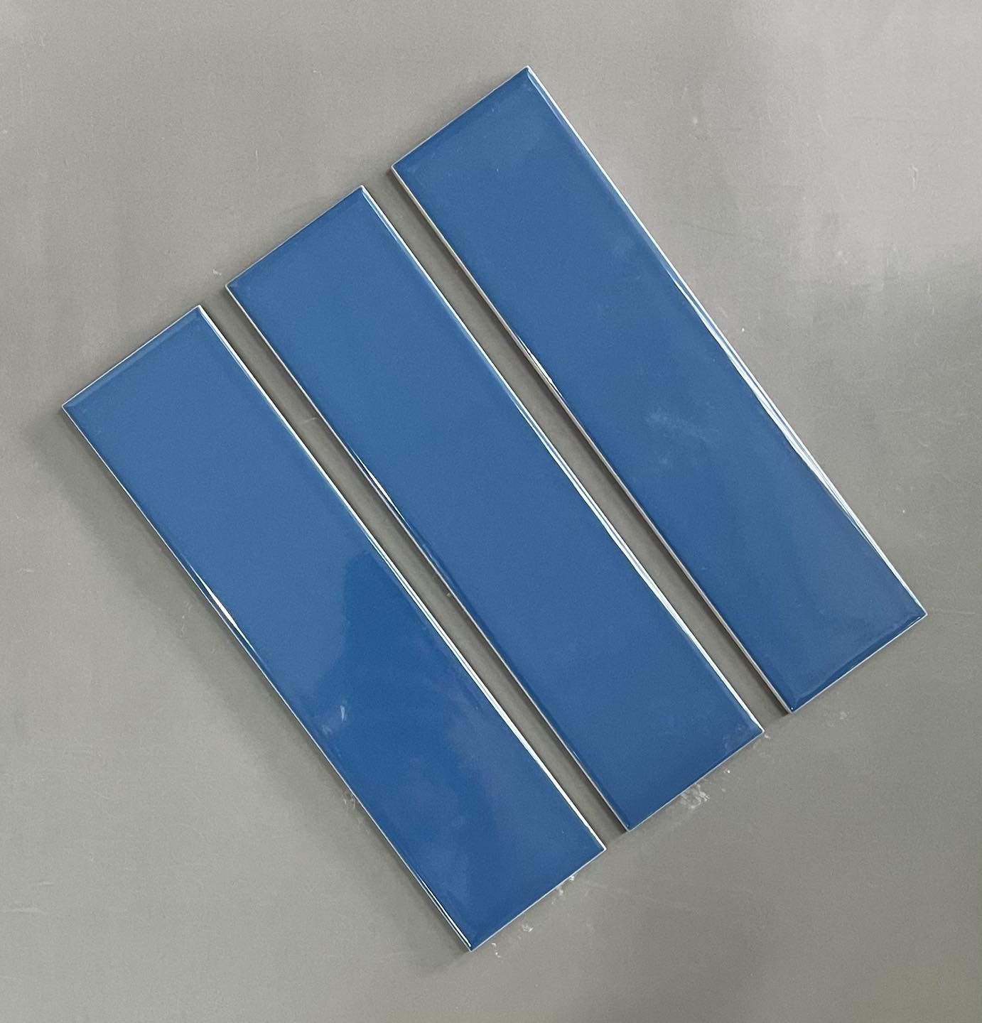 กระเบื้อง 3"x12" รุ่น standard (เคลือบเงา / ผิวเรียบ) สีน้ำเงินคลาสสิค