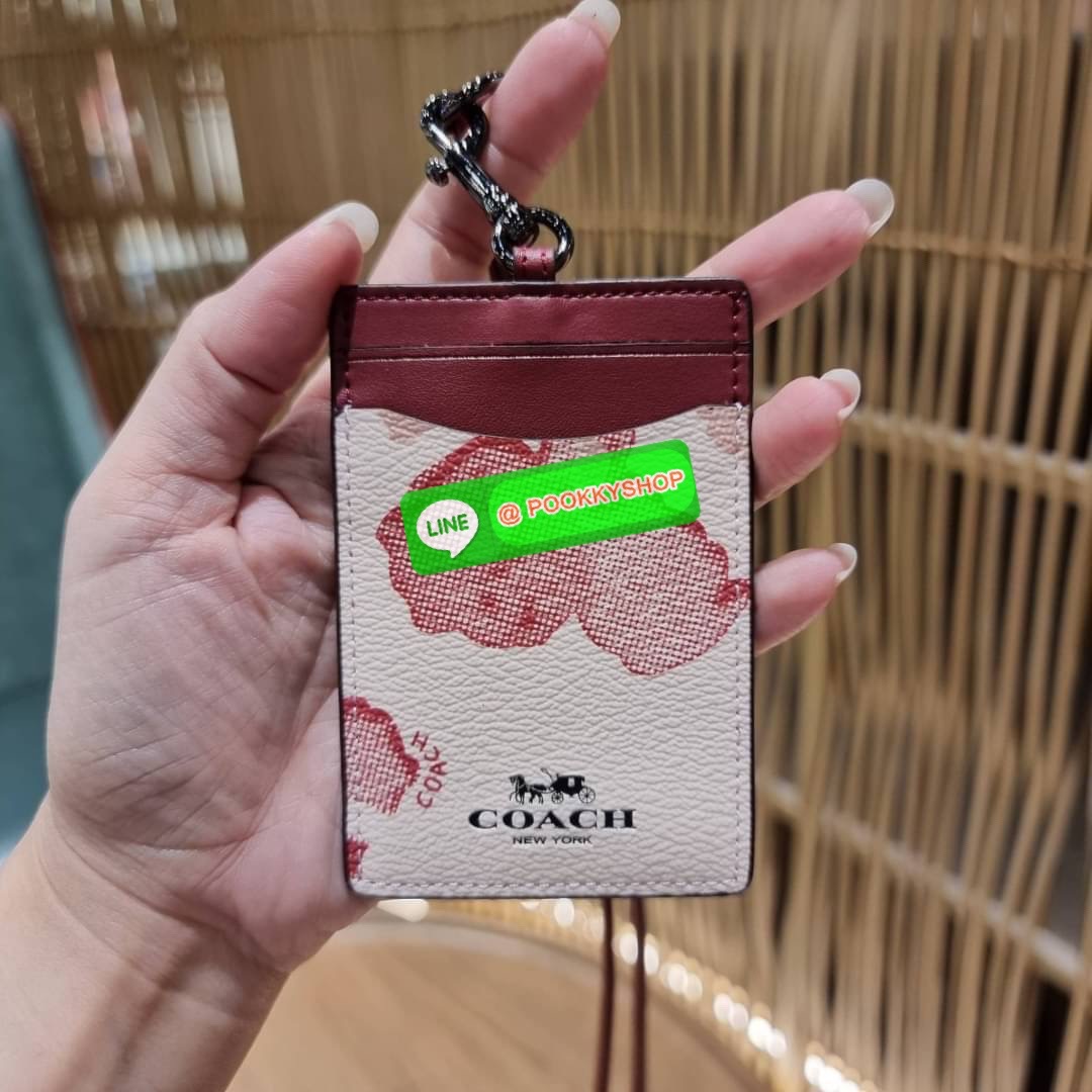 กระเป๋าใส่บัตรคล้องคอ Coach card holder ราคาพิเศษสุดๆ!!! ของหายาก!! ง่ายๆแบบไม่ธรรมดา!! คลาสสิคแต่มีดีเทลโดดเด่น!! กระเป๋าถนอมบัตร พร้อมสายคล้องคอ ดีไซน์ลวดลายสวย ดูดีทุกแบบ ใช้งานง่าย พกพาสะดวก จะใส่บัตรพนักงาน บัตรเครดิต บัตรปชช. ใบขับขี่ และบัตรอื่นๆที