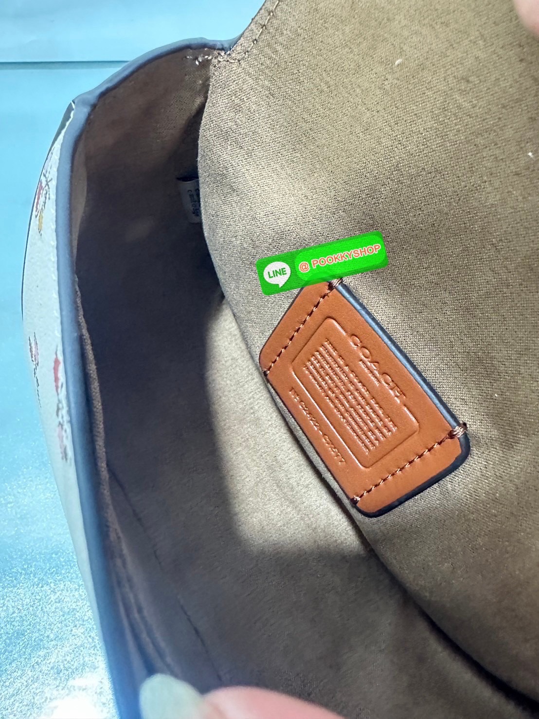 COACH CX575 – Mini Lillie Carryall “เล็กหรู ใช้ง่ายทุกโอกาส 🖤✨ COACH CX575 Mini Lillie Carryall ที่แมตช์ง่าย ใบเดียวก็ครบทั้งวันทำงานและวันเที่ยว”