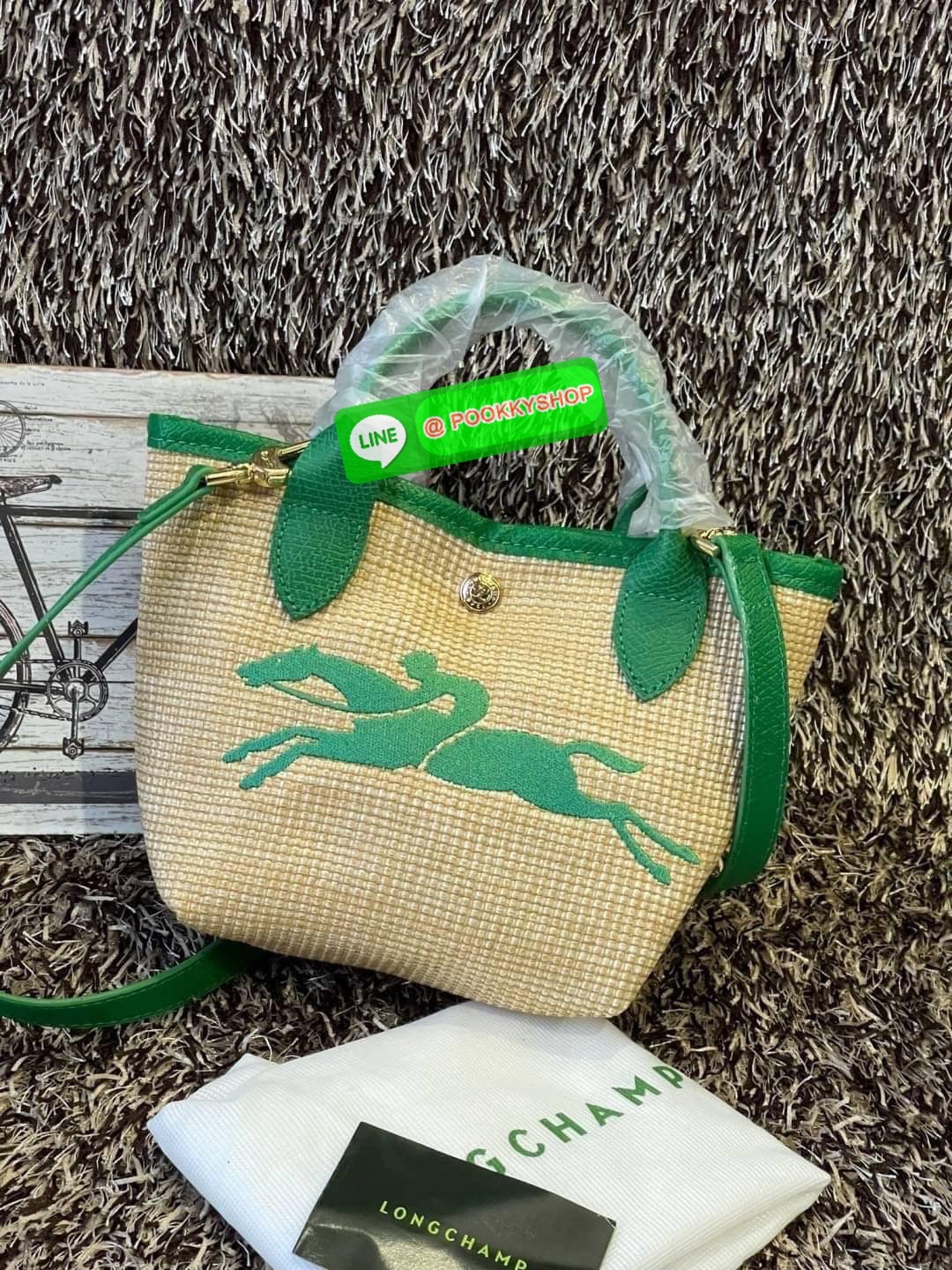 ðLONGCHAMP Le Pliage Paris - St Tropez Handtasche āļĢāļļāđāļāđāļŦāļĄāđāļāļēāļāđāļāļĢāļāļāđ āđāļāđāļāļāļĢāļ°āđāļāđāļēāļāļ·āļāļŦāļĢāļ·āļāļŠāļ°āļāļēāļĒ āļāļēāļāļŠāļēāļ raffia āļāļēāļāļāļĢāļ°āđāļāđāļēāļāļąāļāļāđāļ§āļĒāļŦāļāļąāļāļŠāļĩāļāđāļ§āļĒāļĨāļļāļāļāđāļŠāļļāļāđāļāđāļāļāļāđāļŦāļĨāđāļē Celebrities āļāļąāļāļāļĢāļ°āđāļāđāļēāļāļīāļāļāļīāļāļŠāļļāļāļŪāļīāļāļāļēāļ Longchamp āļāļĒāđāļēāļ Le Pliage Paille (āđāļĨāļ āļāļĨāļīāļĒāļēāļ āđāļāļĨāđ) āļĄāļĩāđāļĨāđ