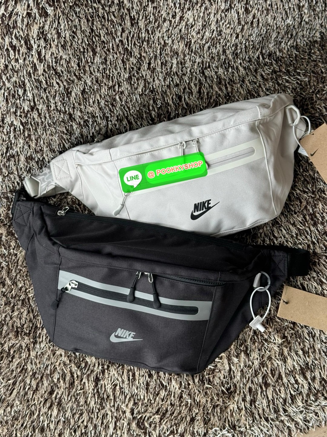Nike Elemental Waist Bag มีน้ำหนักเบา เพิ่มความคล่องตัว จัดของได้อย่างเป็นระเบียบ ไม่ว่าจะใช้งานในวันปกติ วันที่ไปออกกำลังกาย หรือทริปการเดินป่าแบบสมบุกสมบัน ก็สามารถใช้กระเป๋าใบนี้ได้ เพราะมีความโดดเด่นที่การใช้วัสดุน้ำหนักเบา แต่มีความแข็งแรงและทนทาน ดู