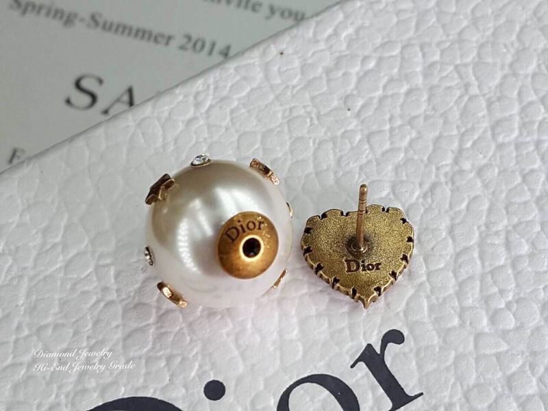 Super Hi-End Quality !!!!! ((เกรด 1:1 ดีที่สุดในท้องตลาด แสตมครบค่ะ)) Dior Tribales Earrings **คอลเลคชั่น Autumn 2018 ใหม่ล่าสุดเลยคร่า** งาน 1:1 เหมือนในช็อปเป๊ะๆ ต่างหูดิออรุ่นใหม่ ล่าสุดชนช็อป ดีไซน์สวยมากๆค่ะ ประดับอะไหล่ทองแอนทีคอย่างดี งานสวยไร้ที่ต