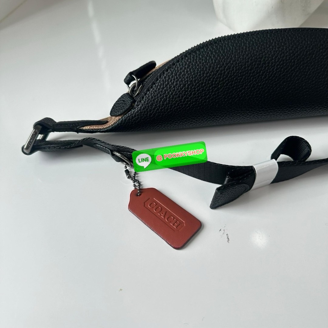 COACH Charter Fanny pack synthetic (C7700) 🔖กระเป๋าคาดอกรุ่นใหม่ไซส์มินิ ขนาดกำลังดี ทรงหล่อ 🔖วัสดุ: แคนวาสตัดสลับหนังแท้ 🔖สายปรับระดับได้ 🔖มี2 ช่องซิป ด้านหน้าและด้านหลัง 🔖ภายในช่องหลักมีช่องใส่ของจุกจิก1ช่อง