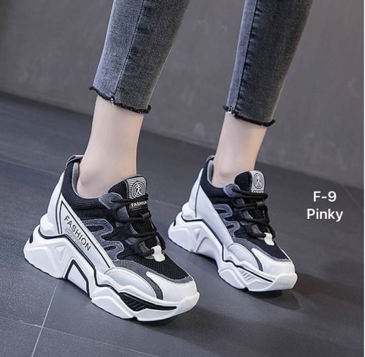 พร้อมส่ง F-9 รีพีทรอบ 2 ผ้าใบแฟชั่นเสริมส้น F-9 งานสวย ดูเริ่ดสุด ใส่แล้วขาเรียว เสริมความสูงให้สาวๆ ได้ดูดี ผลิตจาก pu ราคาดีมีที่นี่