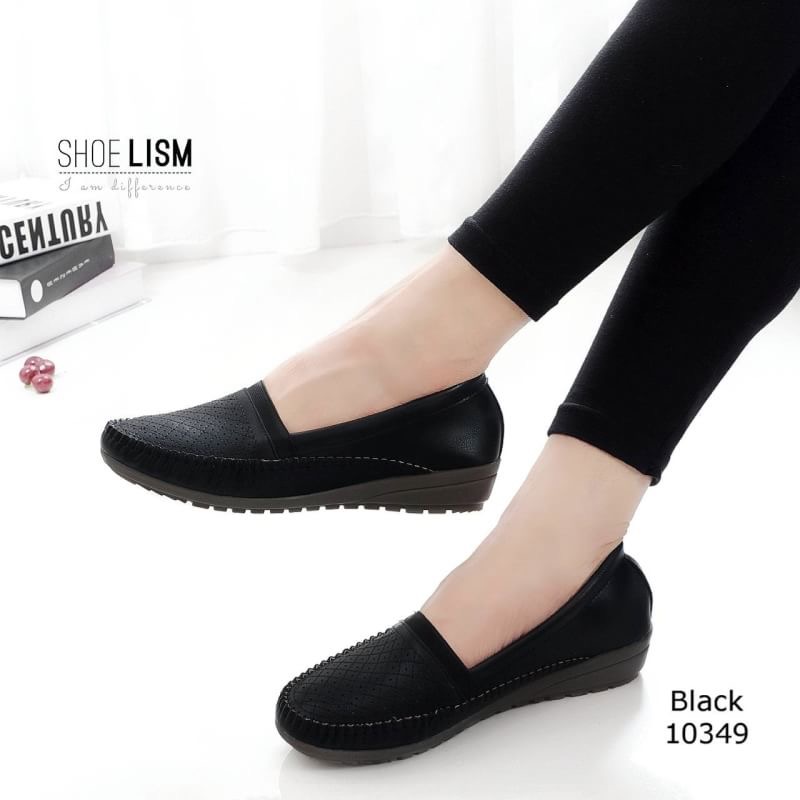 สินค้าพร้อมส่ง งายขายดี มาเพิ่มครบสี พร้อมส่งคร้า!! งานมาใหม่เห็นแล้วโดนใจฝุดๆ รองเท้าคัชชู โลเฟอร์ พิเศษไซส์41 วัสดุหนังนิ่ม แมทซ์กับชุดแนวไหนก้อเข้ากัน ลงตัวสุดๆพูดเลย แบบนี้ใส่สวยมากๆพูดเลย สาวคนไหนพลาด เสียใจแน่นอนคร้า!!!