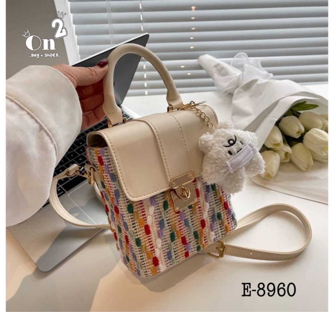 New arrivals กระเป๋าสะพายมาใหม่ ไซส์มินิดูตะมุตะมิน่ารักไปอีกจ้า ใส่โทรศัพท์ ใส่ของจุกจิก มาพร้อมพวงกุญแจ สายสะพายยาวครอสบอดี้