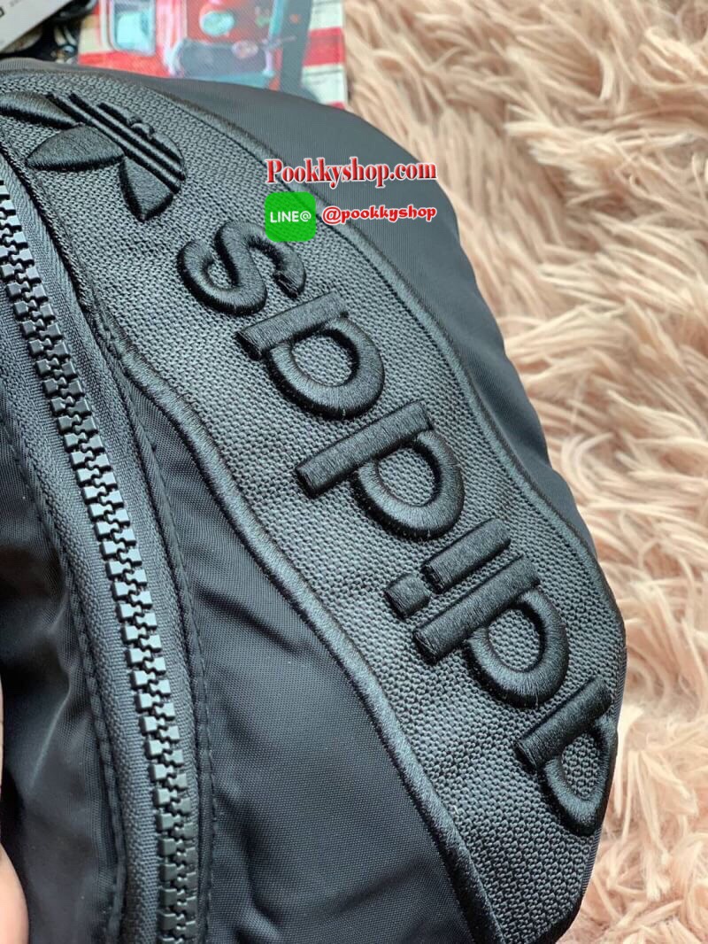 Adidas Originals กระเป๋า Funny Bum Bag (DV0224) กระเป๋าสะพายคาดอกหรือคาดเอวสไตล์สปอร์ต วัสดุNylon Polyester น้ำหนักเบา ใช้งานง่ายสะดวก มีช่องซิปใช้งาน2ช่อง ทั้งด้านหน้าและด้านหลัง สายปรับได้ยาวถึง105cm ดีเทลสวยๆเป็นโลโก้ปักลายแบรนด์แบบตัวนูนด้านหน้า ใช้งา
