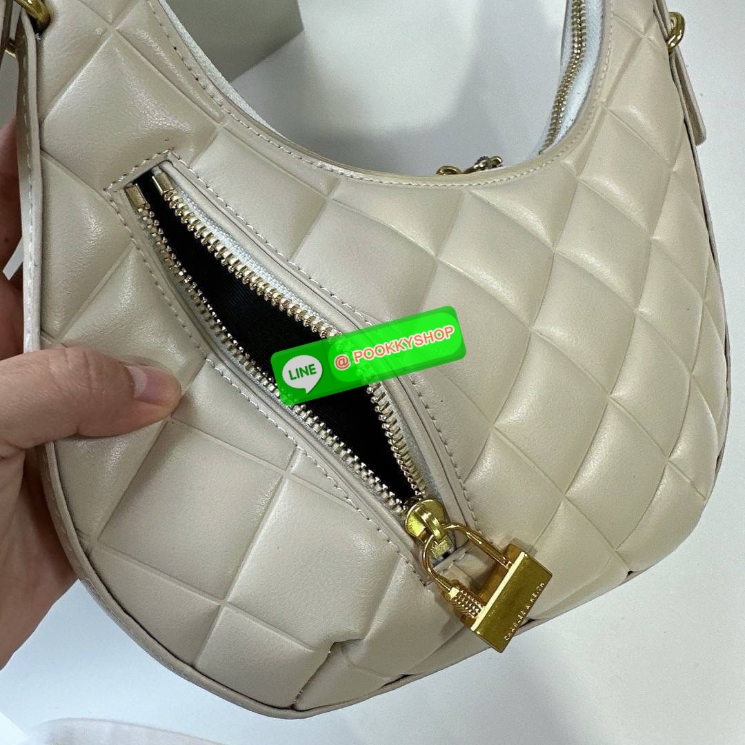 Charles&Keith แท้ Outlet ทรง hobo ใช้ได้ 2 แบบ ถือได้ สะพายได้