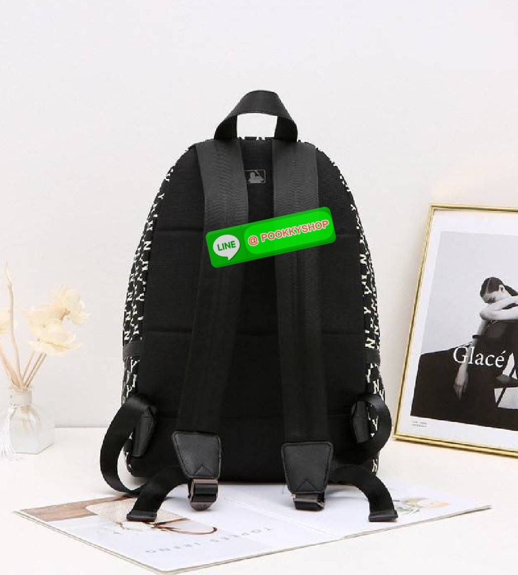 MLB เป้ใบใหญ่จุของได้เยอะมาก เหมาะสำหรับสะพายเดินทางไปเที่ยว หรือสะพายไปเรียนได้นะคะ สามารถใส่ iPad ได้