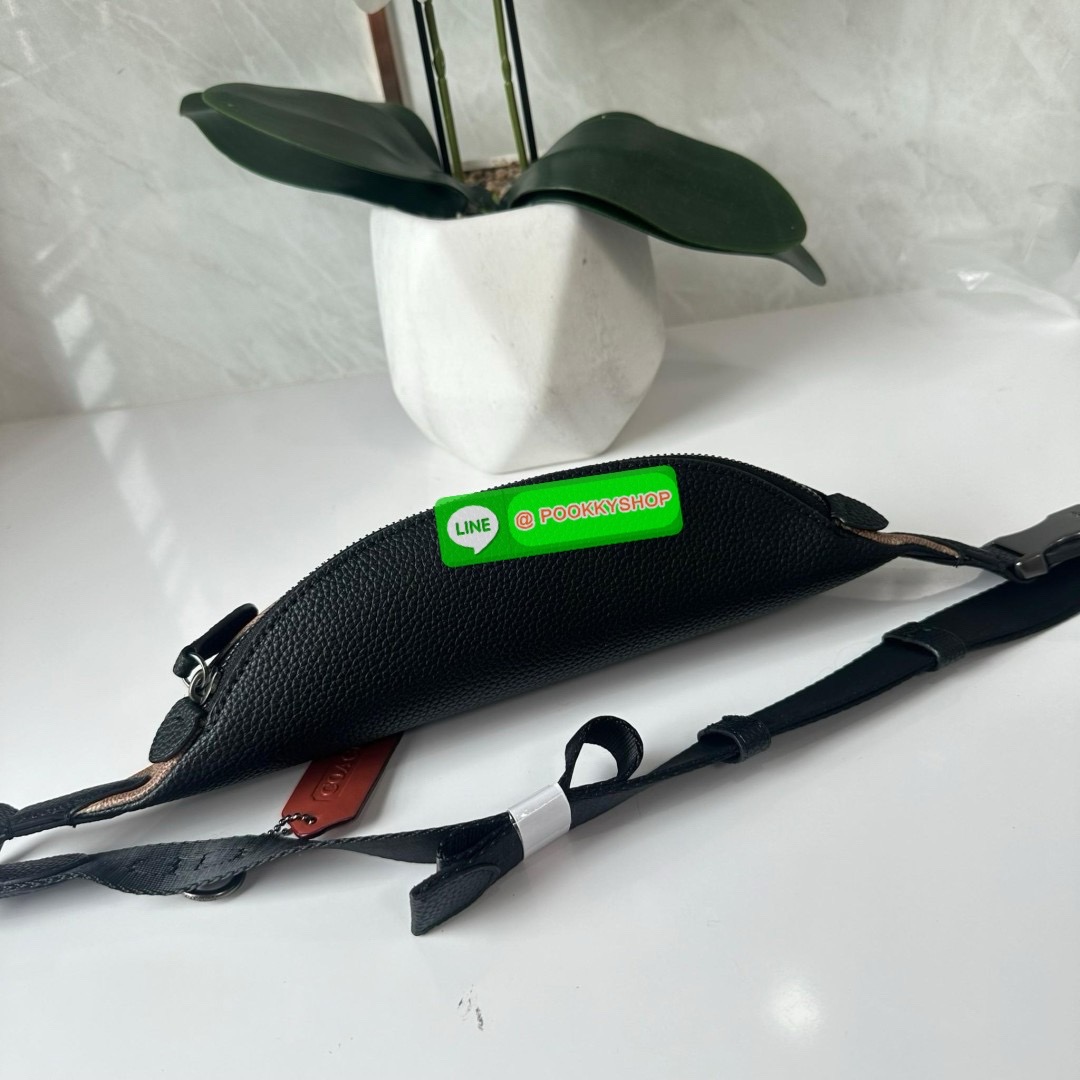 COACH Charter Fanny pack synthetic (C7700) 🔖กระเป๋าคาดอกรุ่นใหม่ไซส์มินิ ขนาดกำลังดี ทรงหล่อ 🔖วัสดุ: แคนวาสตัดสลับหนังแท้ 🔖สายปรับระดับได้ 🔖มี2 ช่องซิป ด้านหน้าและด้านหลัง 🔖ภายในช่องหลักมีช่องใส่ของจุกจิก1ช่อง