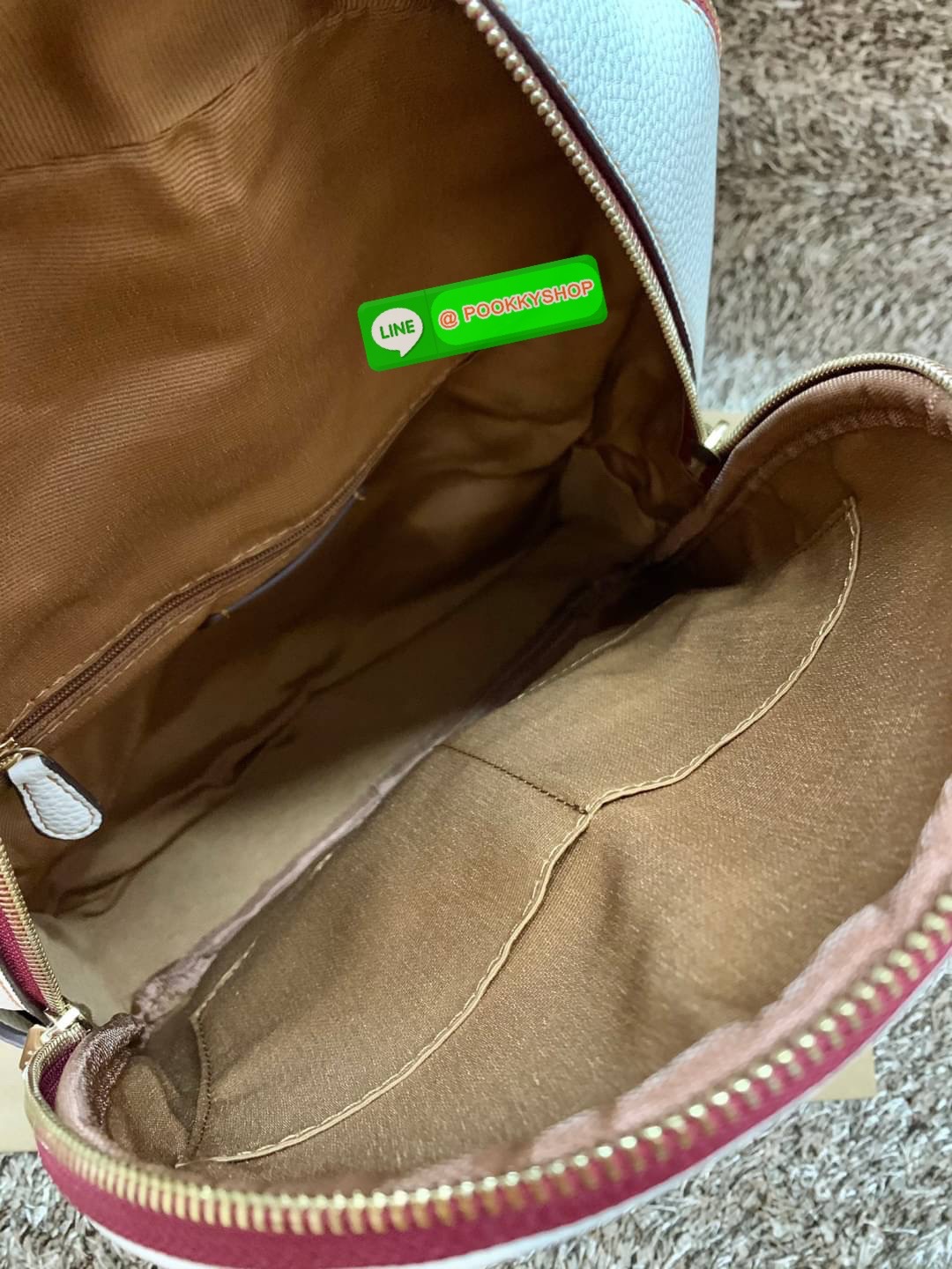 NEW ARRIVAL! น้องแมวเสือน่ารักมากๆเลยค่าา! COACH COURT BACKPACK IN SIGNATURE WITH TIGER ((C7317)) พร้อมส่ง น่ารักขนาดนี้ ไม่มีได้งัยย! กระเป๋าสะพายหลังแบบมีหูหิ้ว รุ่นนี้ใช้ทั้งแท้อย่างดีทั้งใบ ลายหนังสวย นิ่มดีมากๆเลยค่ะ ด้านหน้าสกรีนลายรูปแมวเสือตระกูลเ