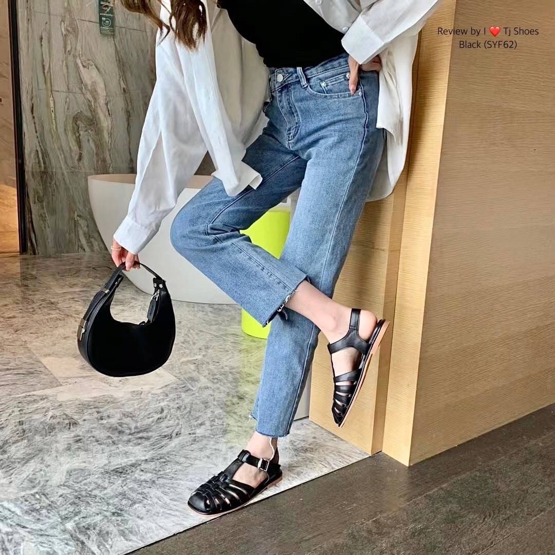 !! พร้อมส่งรองเท้ารัดส้นนำเข้าสวยเก๋ขายดีมากๆ !!! - หนังรุ่นนี้ใส่ดีมาก ใส่เดินสบาย - มีรูระบายอากาศ ใส่แล้วเท้าไม่อับ - สายสามารถปรับให้กระชับได้ - จับแมทกับชุดง่าย ใส่แล้วดูเกร๋ดูน่ารักมากๆ - ทางร้านถ่ายรูปจากสินค้าจริง *** ของจริงงานดีสวยเป๊ะมาก สวยเกิ