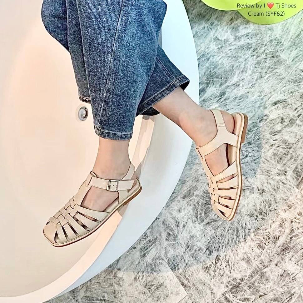 !! พร้อมส่งรองเท้ารัดส้นนำเข้าสวยเก๋ขายดีมากๆ !!! - หนังรุ่นนี้ใส่ดีมาก ใส่เดินสบาย - มีรูระบายอากาศ ใส่แล้วเท้าไม่อับ - สายสามารถปรับให้กระชับได้ - จับแมทกับชุดง่าย ใส่แล้วดูเกร๋ดูน่ารักมากๆ - ทางร้านถ่ายรูปจากสินค้าจริง *** ของจริงงานดีสวยเป๊ะมาก สวยเกิ