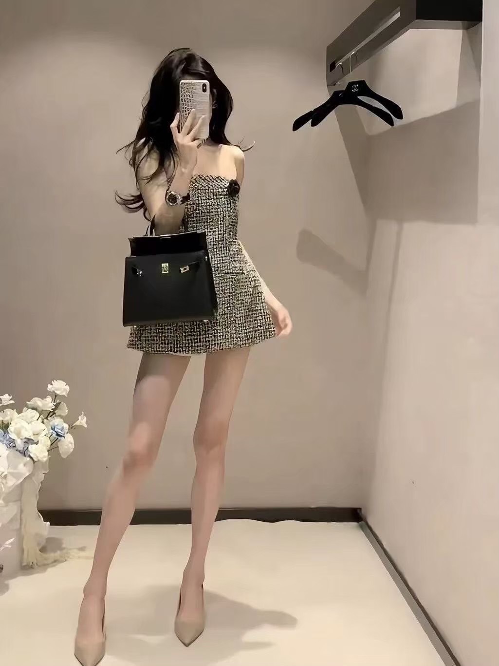 ชุดเซทแฟชั่น เสื้อเกาะอกตัวยาว เนื้อผ้าทวีตสีสวยมาก มีกระเป๋าหน้าใช้งานได้จริงทั้งสองด้าน