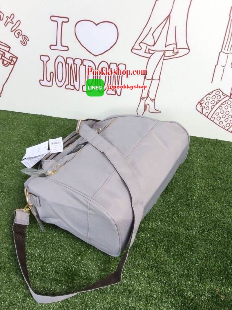 ANELLO 2 WAY POLPESTER CANVAS BOSTON BAG รุ่นใหม่ล่าสุดจากแบรนด์ที่ทุกคนรู้จัก รุ่นนี้วัสดุผ้าแคนวาสเนื้อนิ่มและน้ำหนักเบา ปากกระเป๋ามีโครงเป็นเอกลักษณ์จุดเด่น หูสูง 20 ซม. ด้านหน้ามีช่องซิปใส่ของได้ เปิดปิดด้วยซิปคู่ ภายในกว้าง ใบใหญ่ ใส่หนังสือหรือ A4 โ