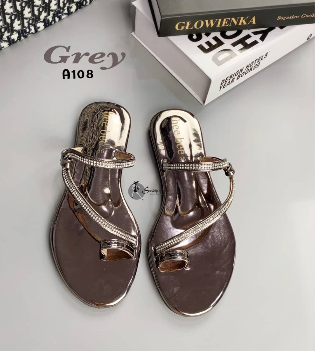 สวยจึ้ง ราคาน่าคบอีกแล้วแม๊!!!! ❤️ เด่นทุกสี สวยดูแพง แซงงานแบรนด์ หนังกระจกประดับเพขรขับผิว ใส่ออกมาโดดเด่น งานดีมากกกแม่! สวยเกินราคาเกินปุยมุ้ยยยย😍