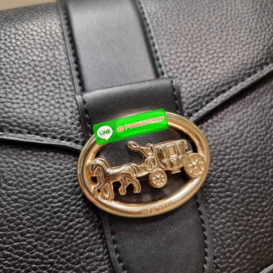 COACH C3593 GEORGIE SADDLE BAG IN COLORBLOCK SIGNATURE CANVAS WITH RIVETS ยกระดับความหรูให้กับตัวเองกันหน่อย ด้วยกระเป๋ารุ่นนี้!! ครอสบอดี้ที่ดีไซน์หรู อัพเลเวล ในราคาที่จับต้องได้ วัสดุหนังแคนวาสเคลือบสลับหนังเรียบ พิเศษไปอีกตกแต่งขอบด้วยหมุด เพิ่มดีเทลก