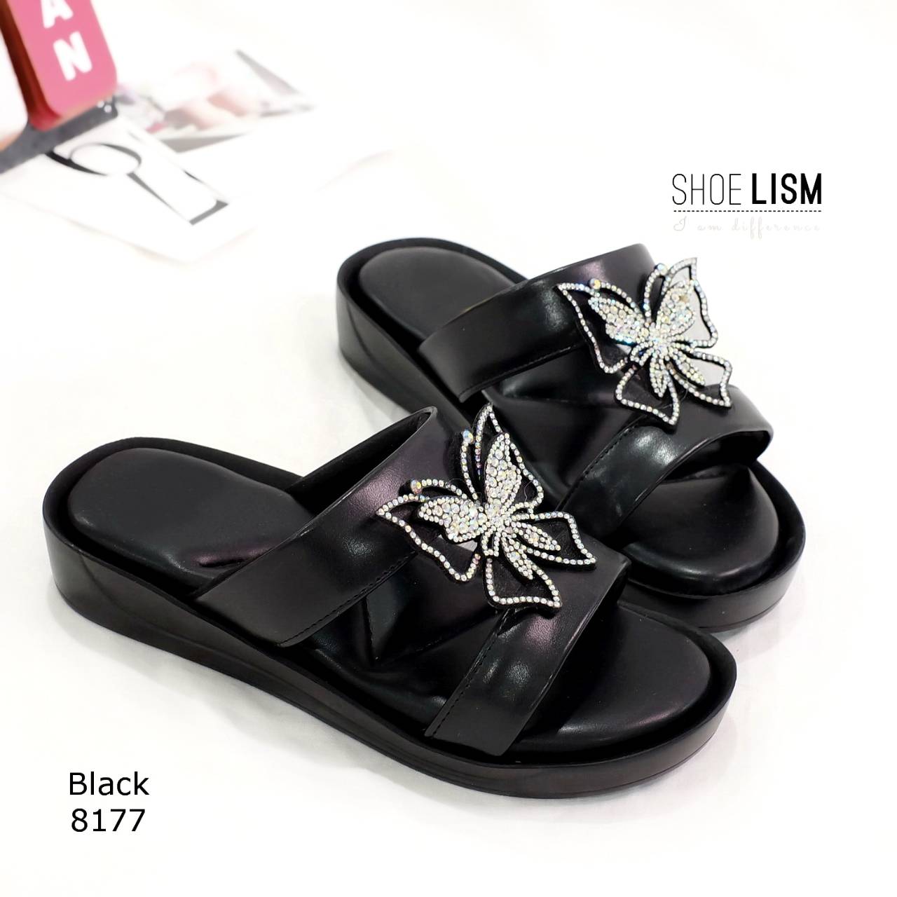 สินค้าพร้อมส่ง บางทีคุณก็ต้องการรองเท้าที่ทำให้คุณดูสวยเก๋ และสวมใส่สบายอย่างรองเท้าคู่นี้ รองเท้าลำลอง หนังนิ่มสวมคาด 2 ตอน สาวๆจะต้องประทับใจตั้งแต่ที่ใส่ในครั้งแรก!!! พื้นนิ่มรับฝ่าเท้าสวมใส่สบายเป็นที่สุด!!