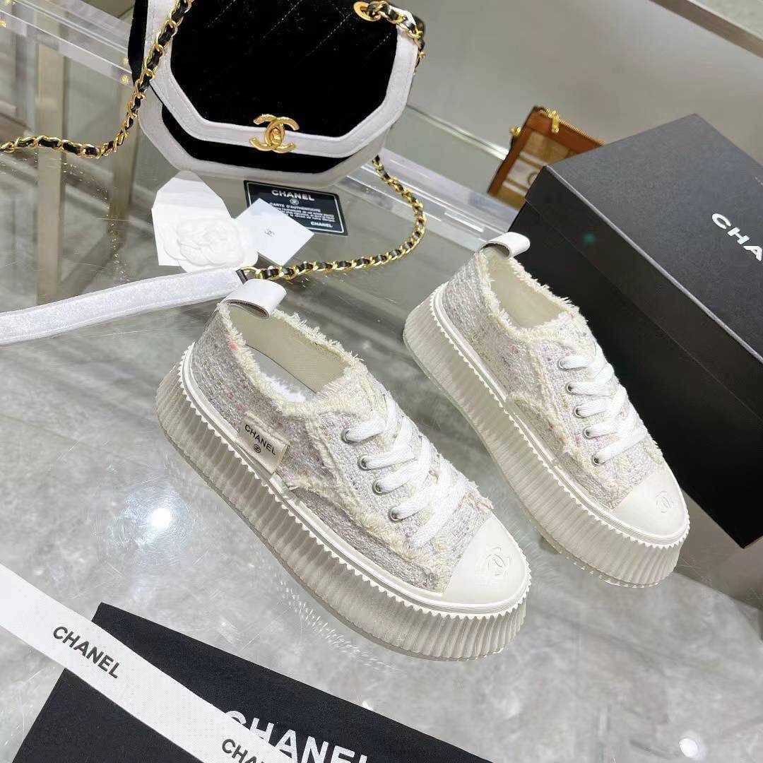 พร้อมส่ง... งานเป๊ะมากก งานเกรดดีที่สุด ขึ้นแบบ 1:1 CHAMEL คอลใหม่2022 ใส่เที่ยวเกร๋ๆดูแพงเเนะนำค่า ของต้องมีนะจ้าา .คอลใหม่ทรงเเละสีใส่ได้กับทุกชุด ใส่สวยๆ เกร๋ๆเลยค่า คู่นี้ใช่เลยค่า อีกรุ่นที่ต้องมีติดตู้นะค่า คอลเลคชั่นใหม่ล่าสุดงานเกรดHiend. รุ่นนี้ง